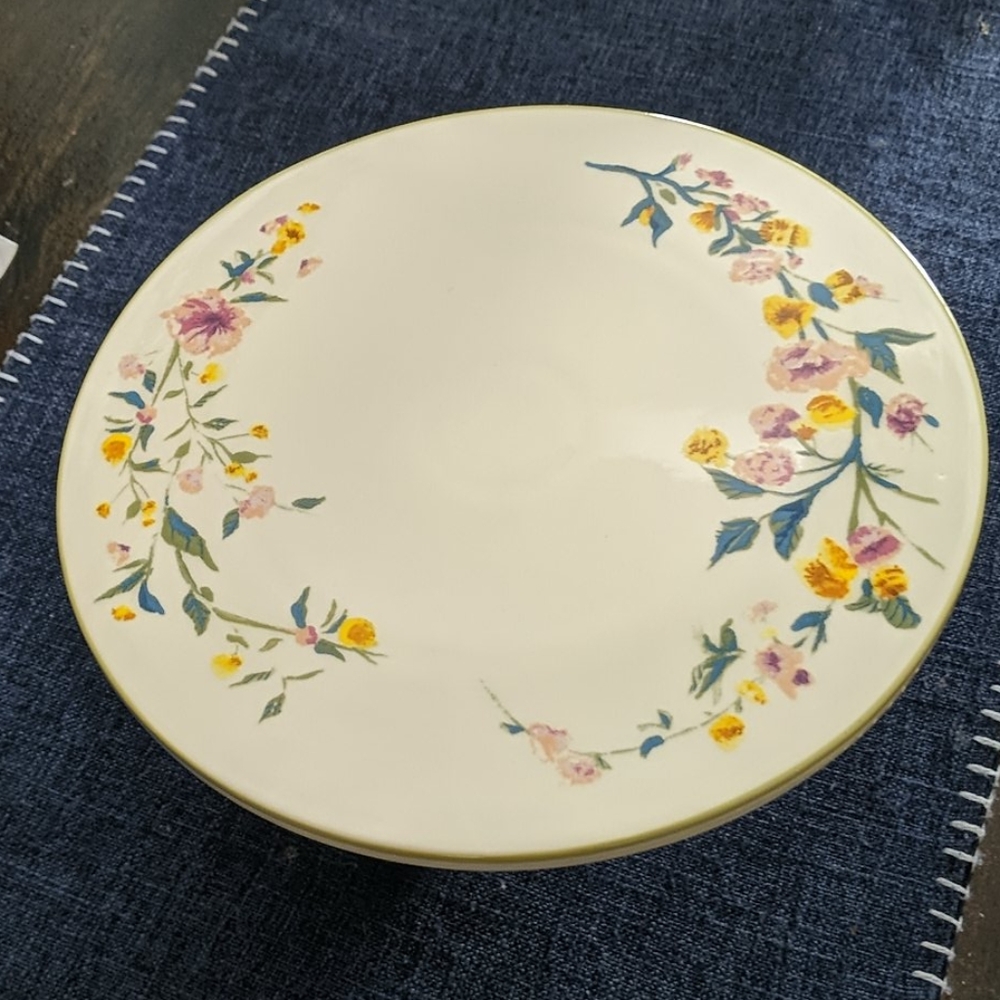 Ceramic floral cake stand